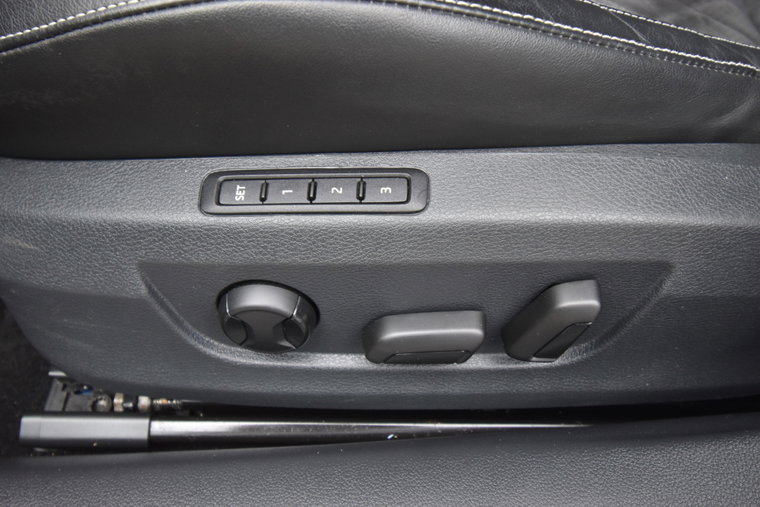 Vehicle Image 33