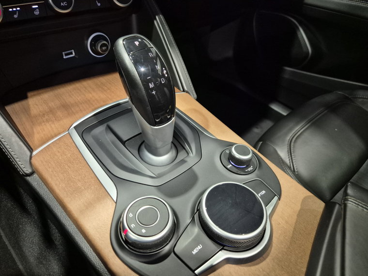 Vehicle Image 40