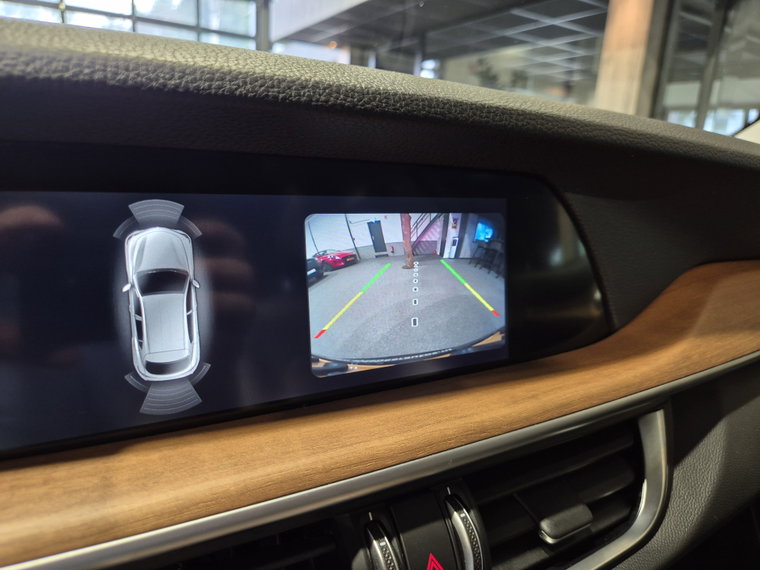 Vehicle Image 8