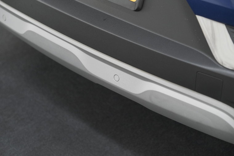 Vehicle Image 13
