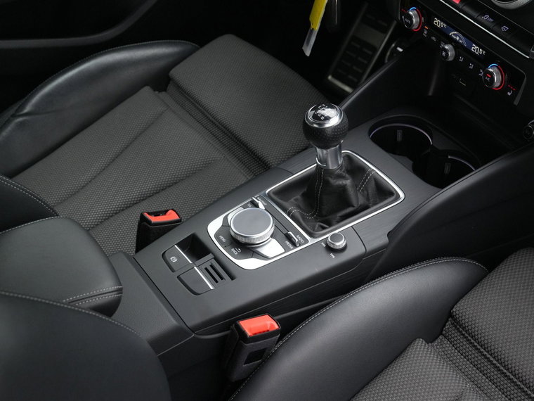 Vehicle Image 33