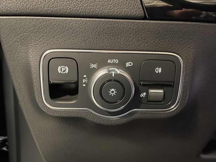 Vehicle Image 24