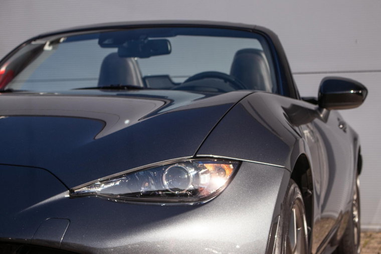 Vehicle Image 32