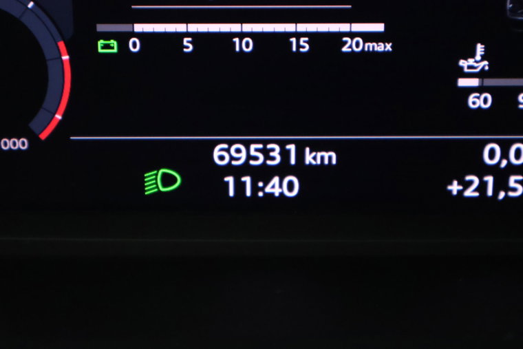 Vehicle Image 32