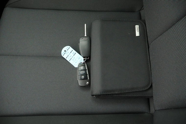 Vehicle Image 33