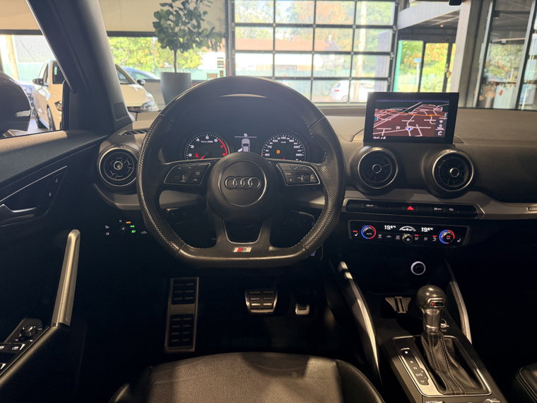 Vehicle Image 15