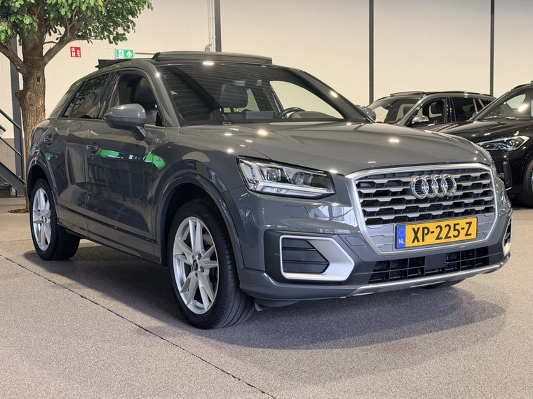 Vehicle Image 6