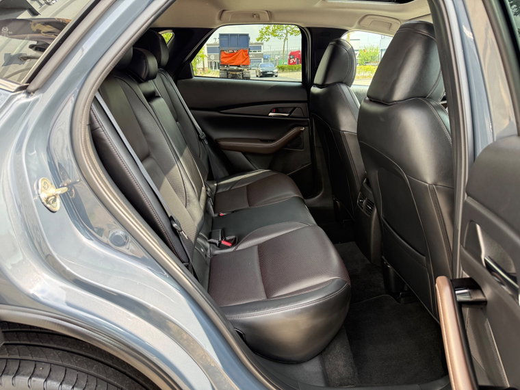 Vehicle Image 37