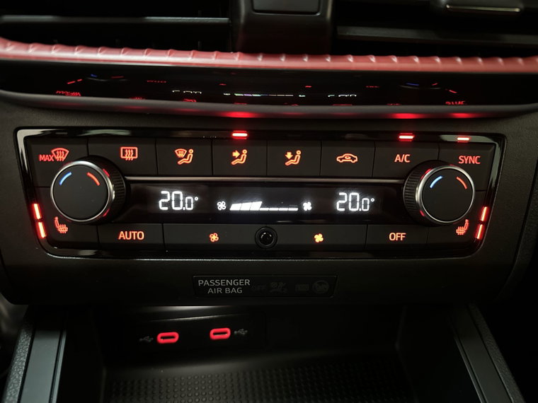 Vehicle Image 26