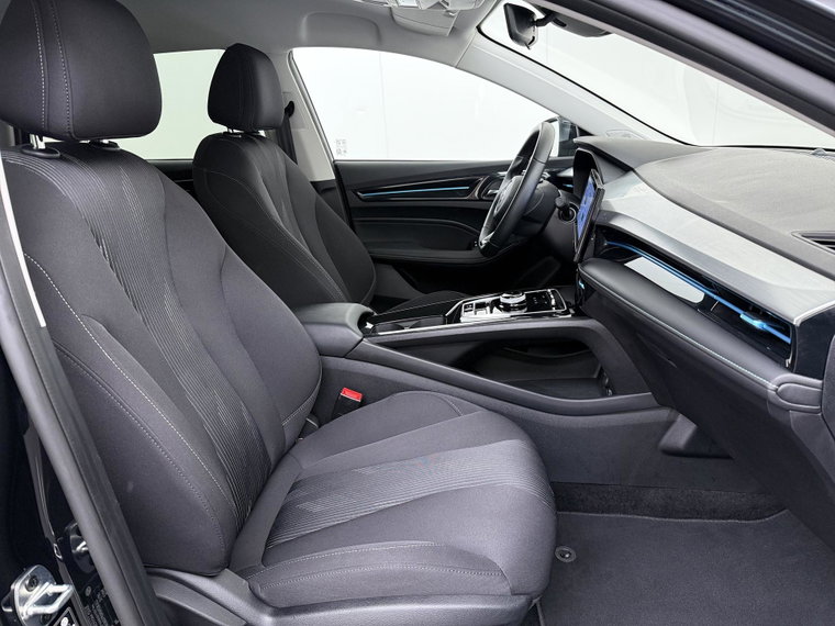 Vehicle Image 40