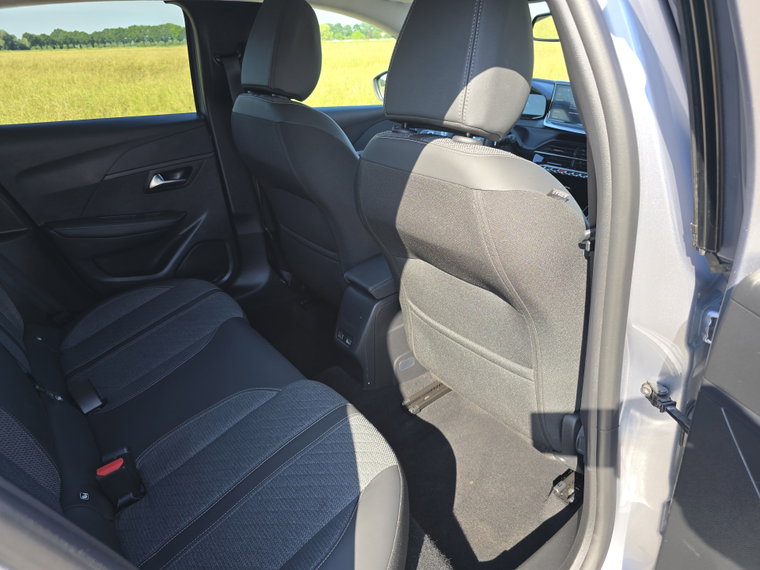Vehicle Image 33