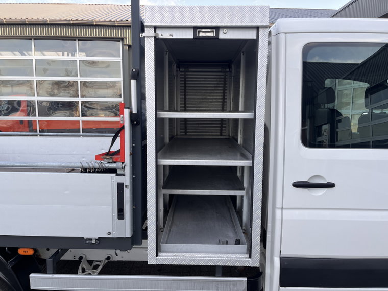 Vehicle Image 32
