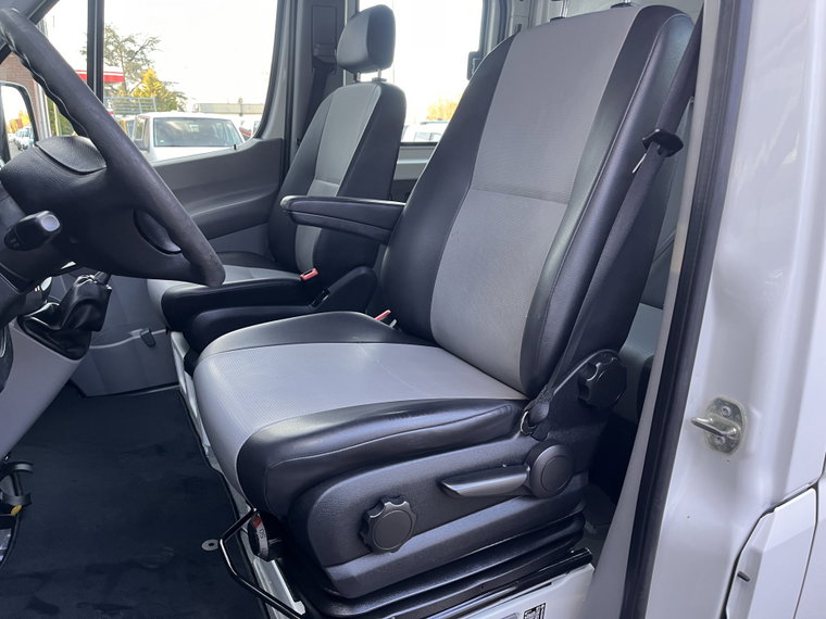 Vehicle Image 37