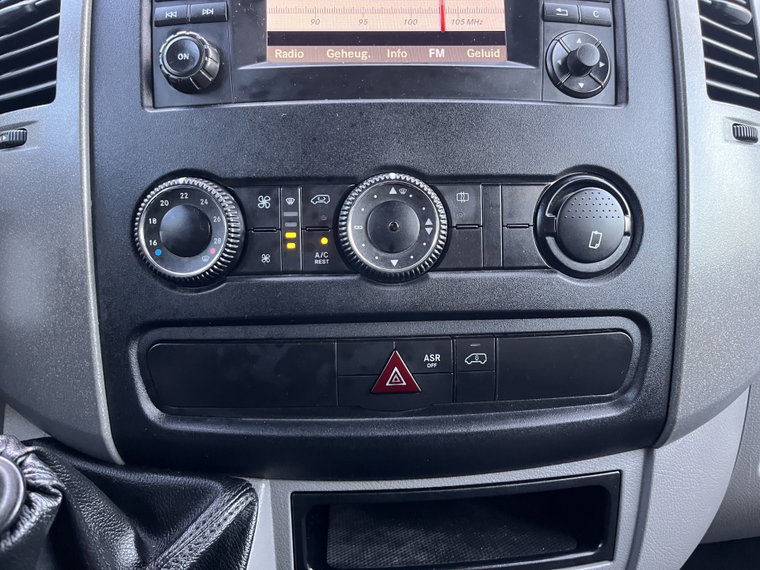 Vehicle Image 43