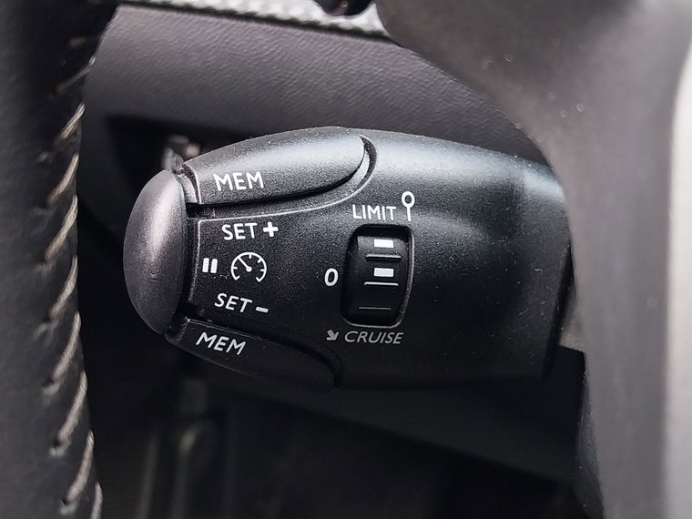 Vehicle Image 26
