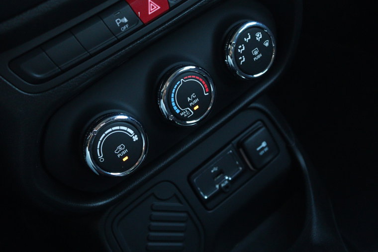Vehicle Image 23