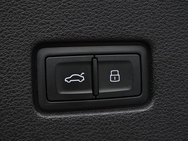 Vehicle Image 52