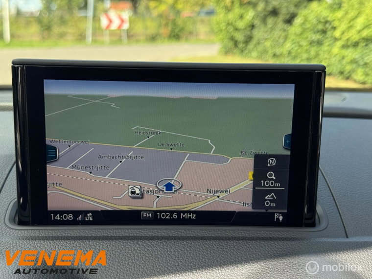 Vehicle Image 26