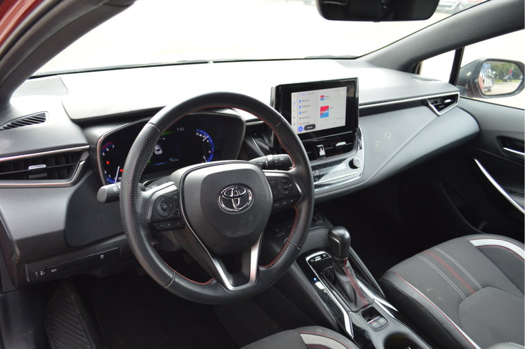 Vehicle Image 12