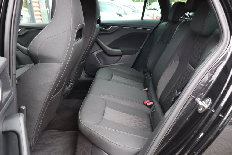 Vehicle Image 30
