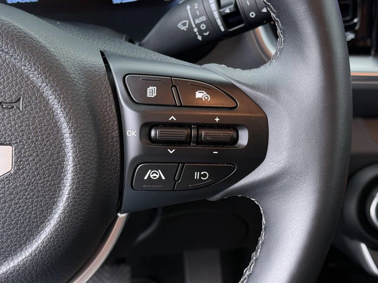 Vehicle Image 28