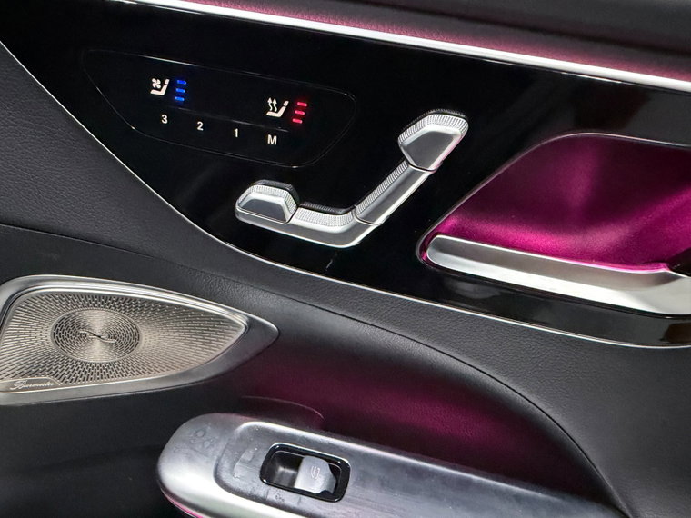 Vehicle Image 29