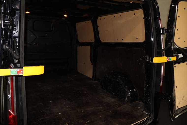 Vehicle Image 14