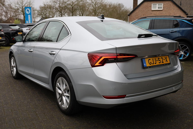 Vehicle Image 35