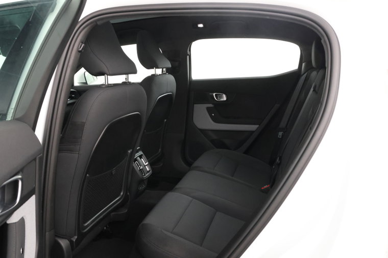 Vehicle Image 38