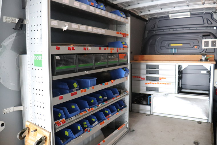 Vehicle Image 13