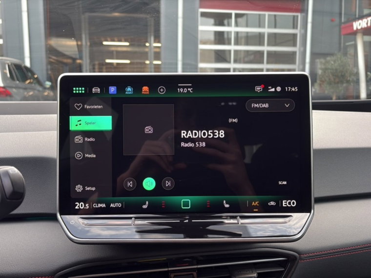 Vehicle Image 22