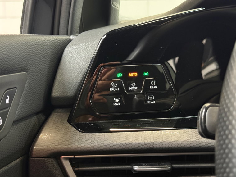 Vehicle Image 36