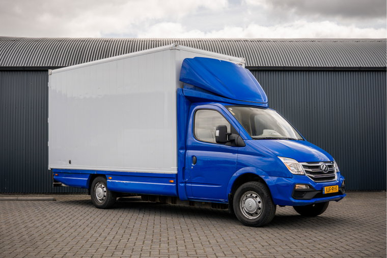 Vehicle Image 4