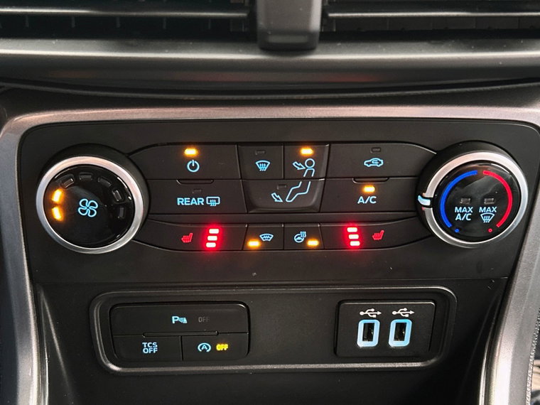 Vehicle Image 32