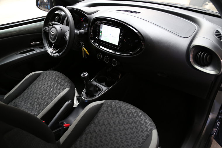 Vehicle Image 4