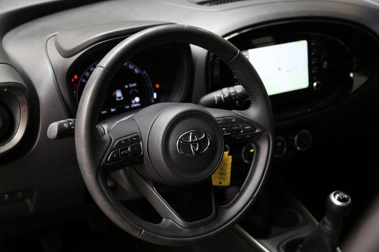 Vehicle Image 10