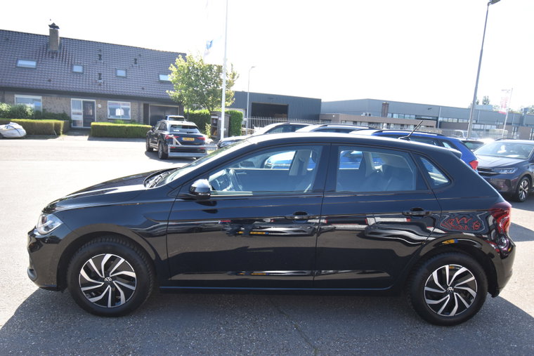 Vehicle Image 16