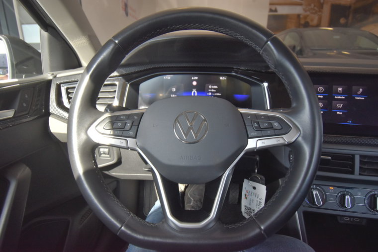 Vehicle Image 35