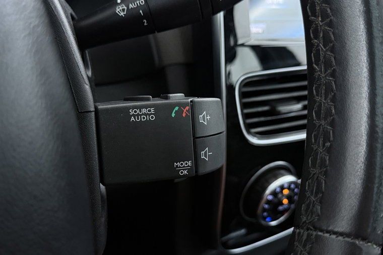 Vehicle Image 32