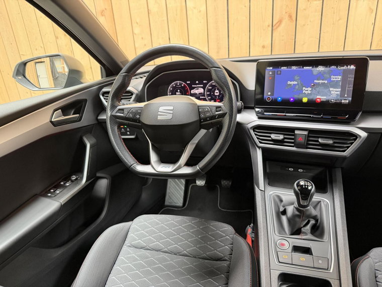 Vehicle Image 32