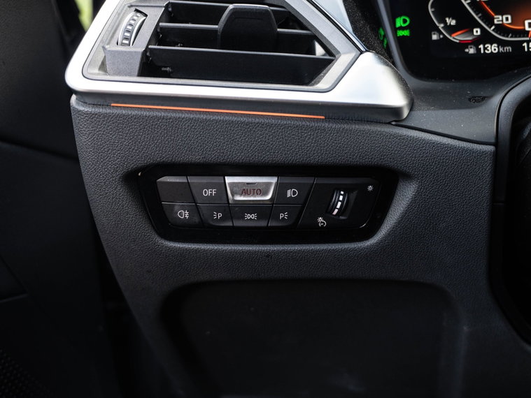 Vehicle Image 26