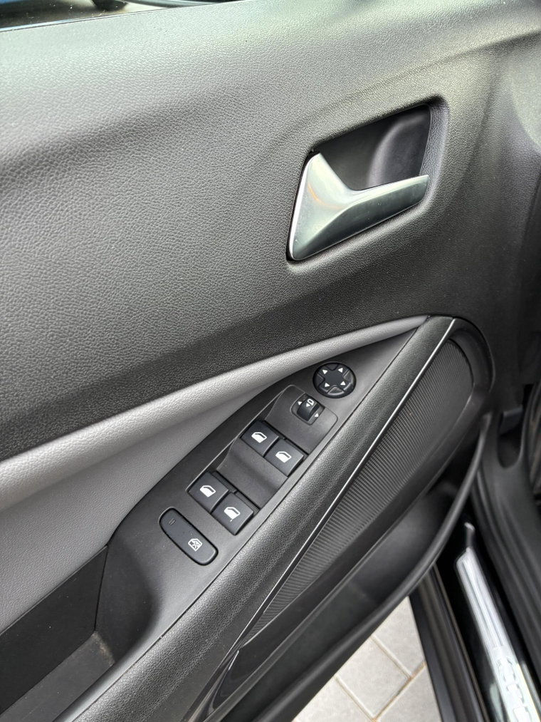 Vehicle Image 26