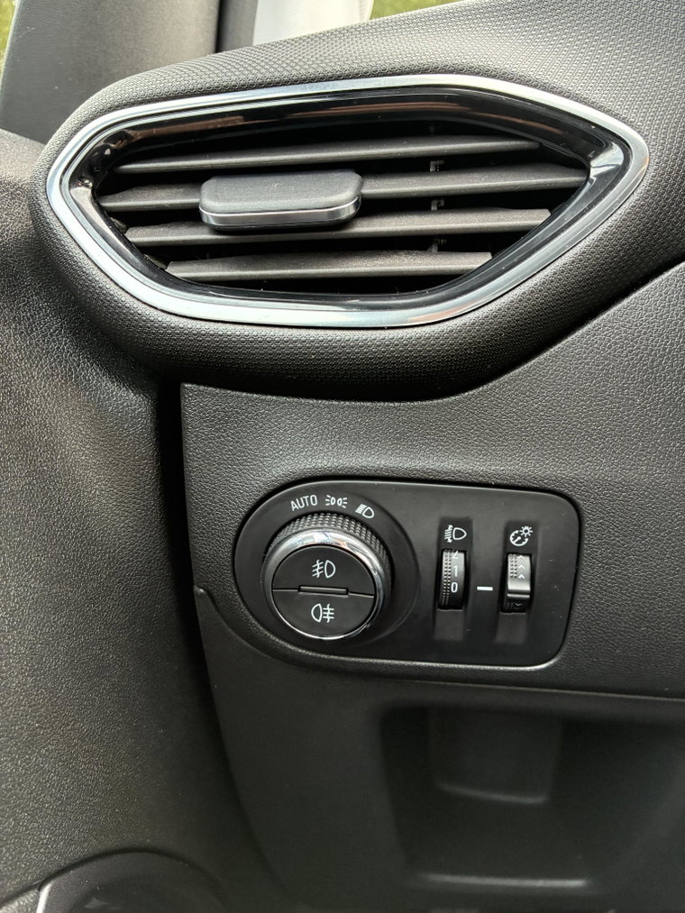 Vehicle Image 27