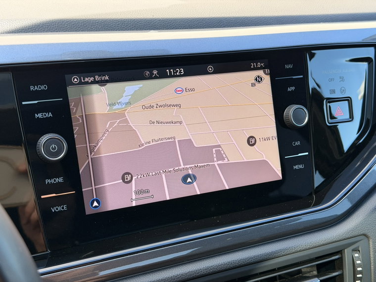 Vehicle Image 25