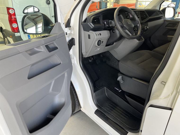 Vehicle Image 38