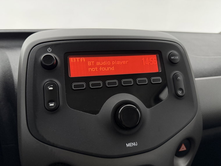 Vehicle Image 25