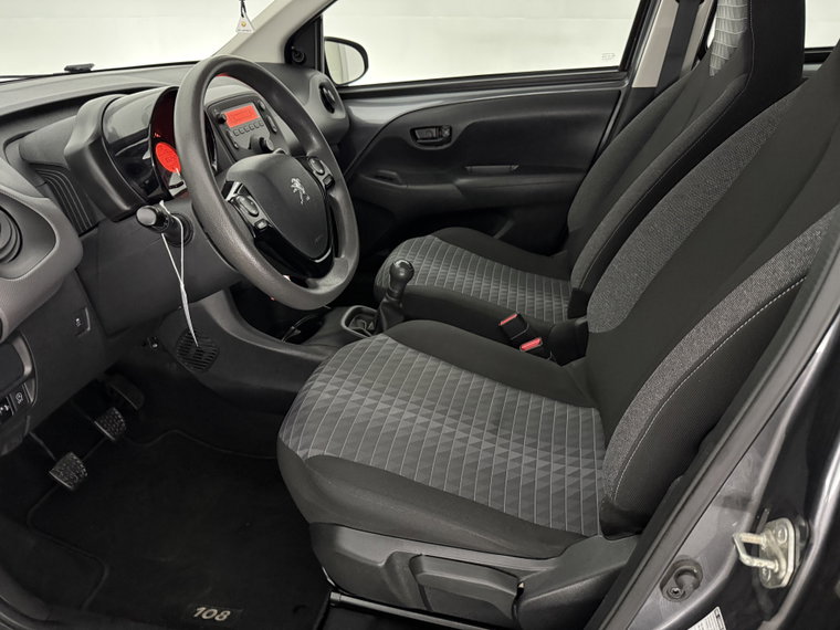 Vehicle Image 30