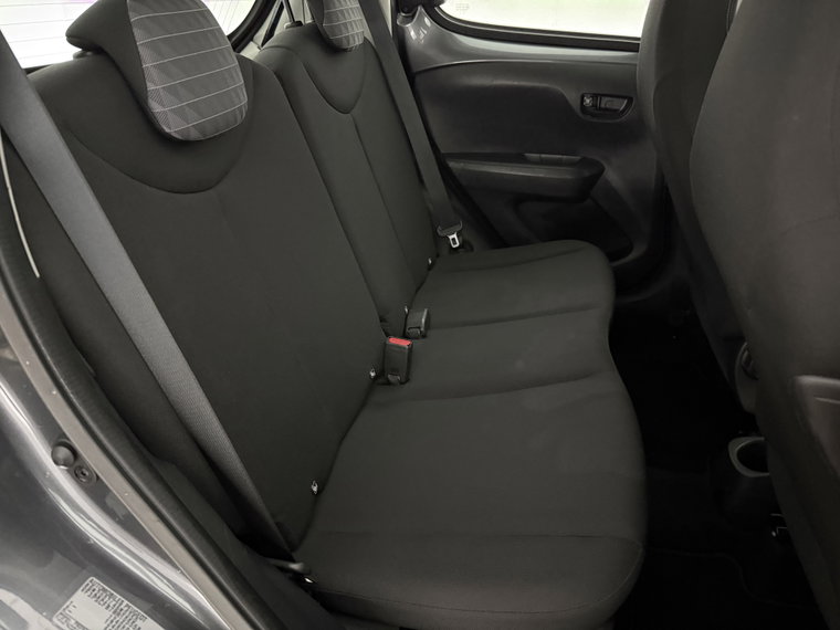 Vehicle Image 33
