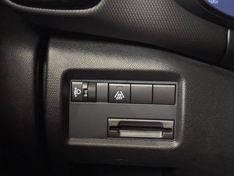 Vehicle Image 25