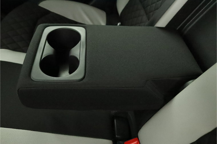 Vehicle Image 42